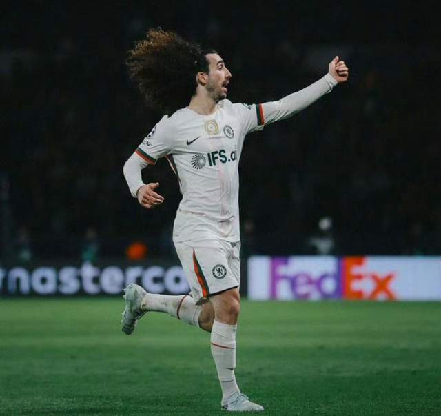 江南体育官网-一场欧冠5-2大胜！大巴黎击败切尔西，登贝莱1V2破门，K77双响炮